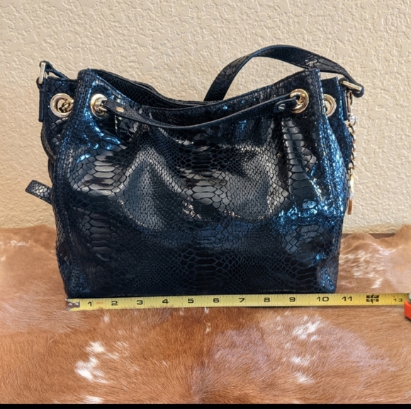 Michael Kors purse - Picture 2 of 8